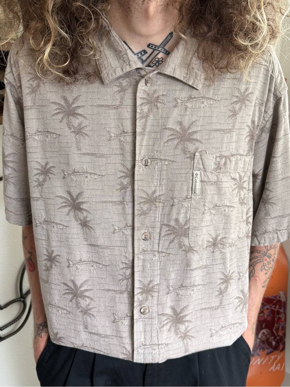 Vintage 2000s Columbia Hawaiian Palm Trees & Barracuda AOP S/S Shirt ~ Size XL